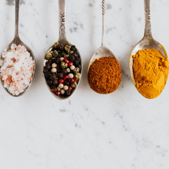 Αλάτι - Μπαχαρικά - Σόδα