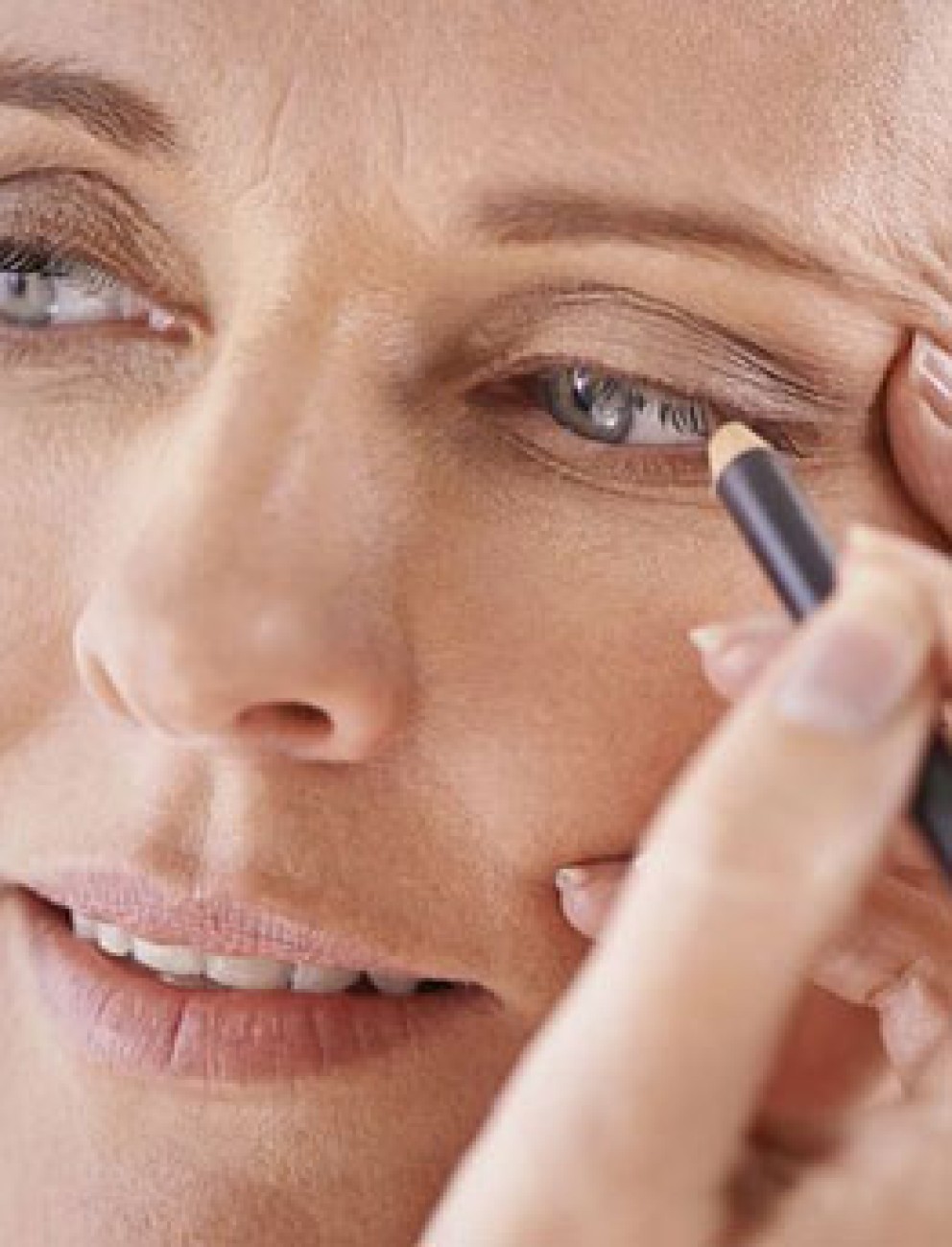 Μακιγιάζ μετά τα 40: 3 Βασικά Tips για φρέσκο πρόσωπο